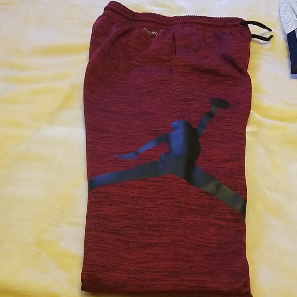 Nike therma fit sweat pants